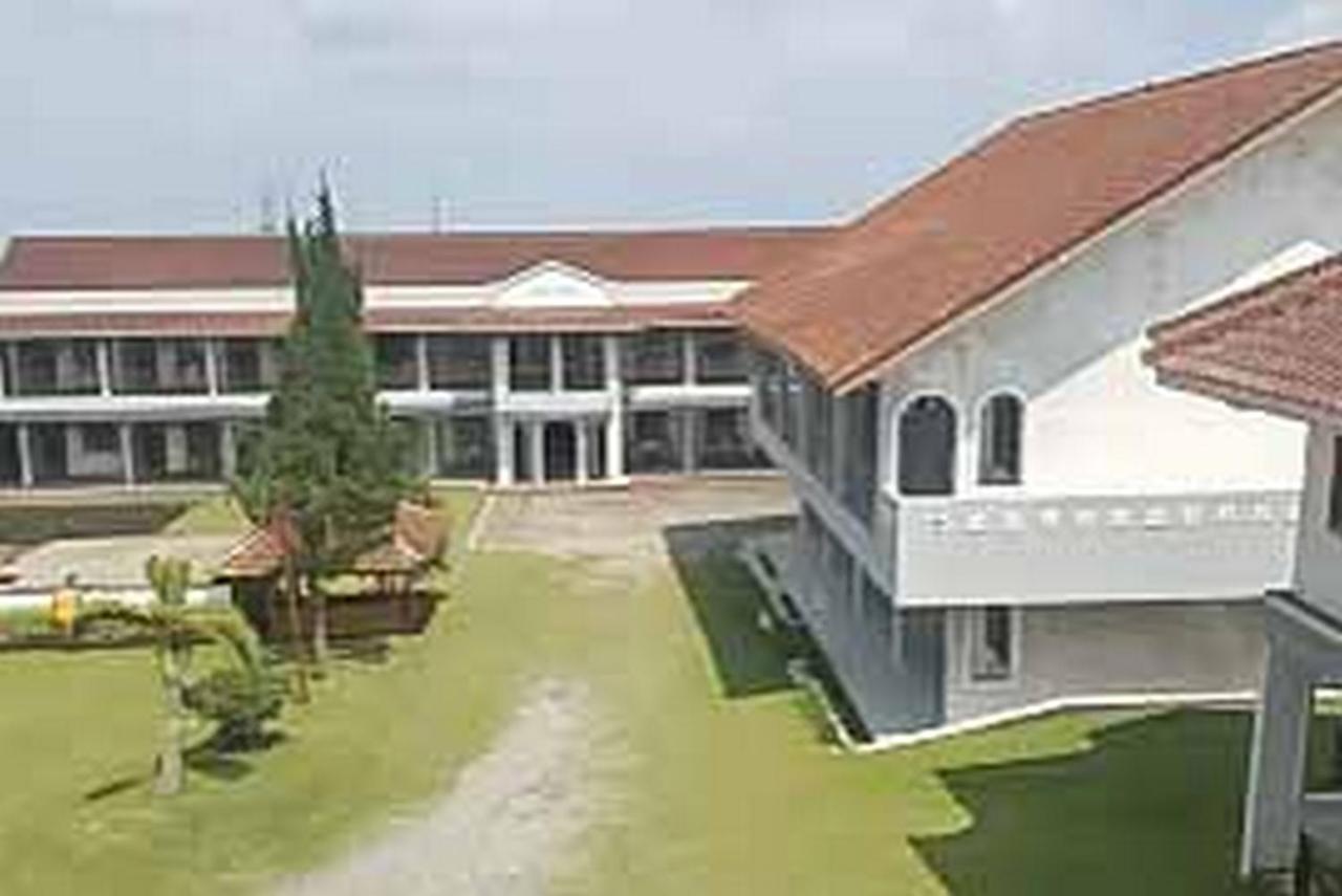 Hotel Puspa Sari Redpartner เชียแตร์ ภายนอก รูปภาพ